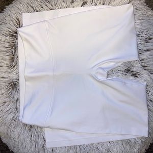 WHITE FABLETICS LEGGINGS NEW WITH TAG